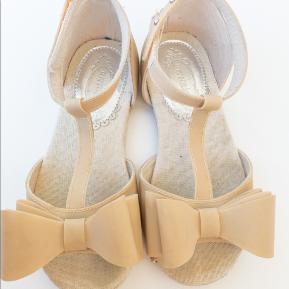 Joyfolie Size 10 Cream Shoes - Picture 2 of 2
